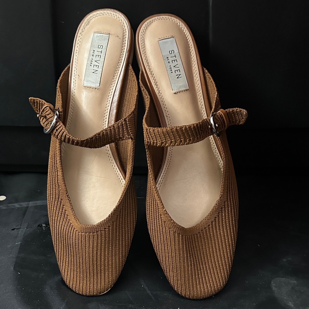 Steven By Steve Madden Brown Flats with‎ Strap - Picture 2 of 9